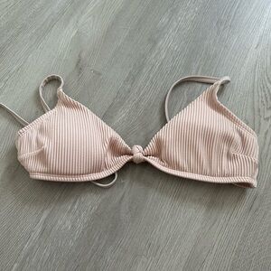 Hollister baby pink ribbed bikini top. Size medium.